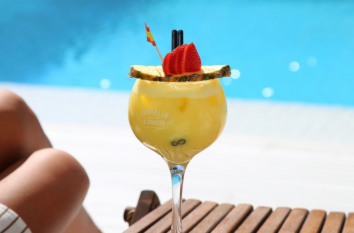 enjoy-amazing-cocktails