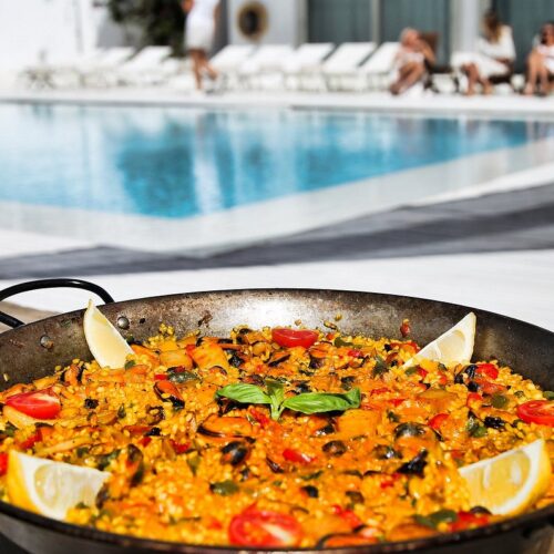 paella-by-the-pool-zherohotelm